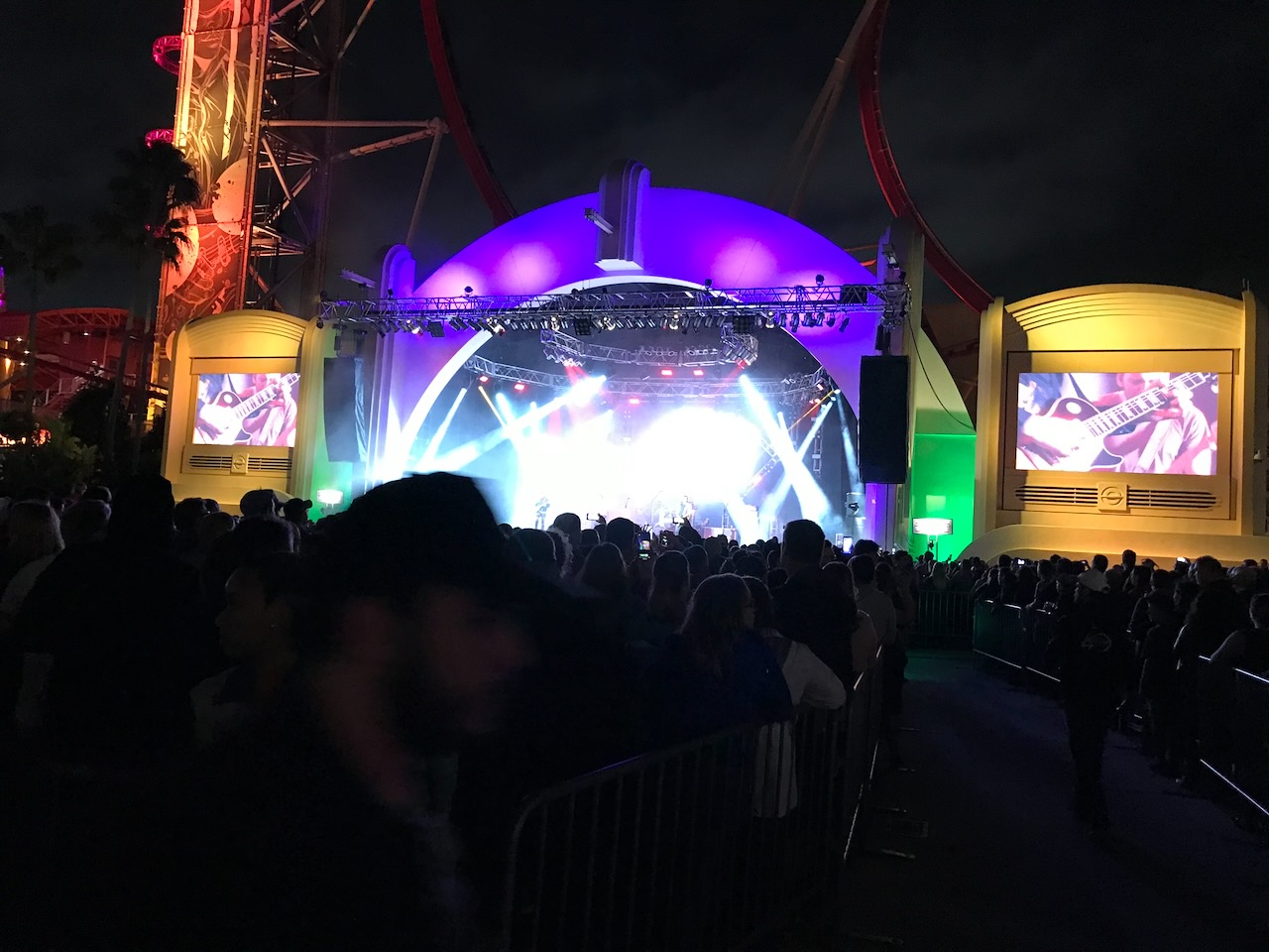 Bush - Universal Studios Mardi Gras